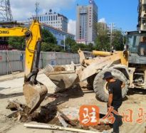 久久婷婷国产综合精品贰佰信息网高温下的坚守｜道路建设者用汗水铺就畅通路